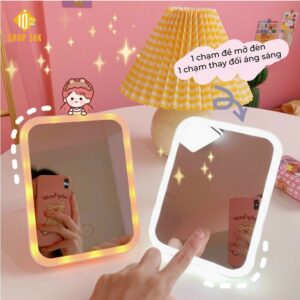 Gương soi hình vuông có đèn cảm ứng